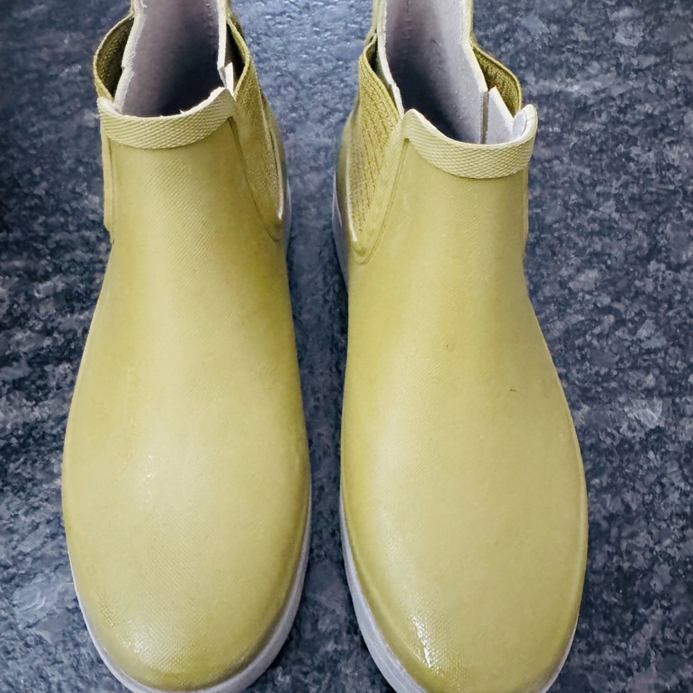 BOGS Green Chelsea Ankle Rain Boots - Picture 2 of 5
